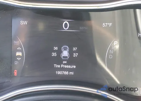 2016 Jeep Grand Cherokee Overland z USA, uszkodzony, nr VIN 1C4RJECG2GC321105